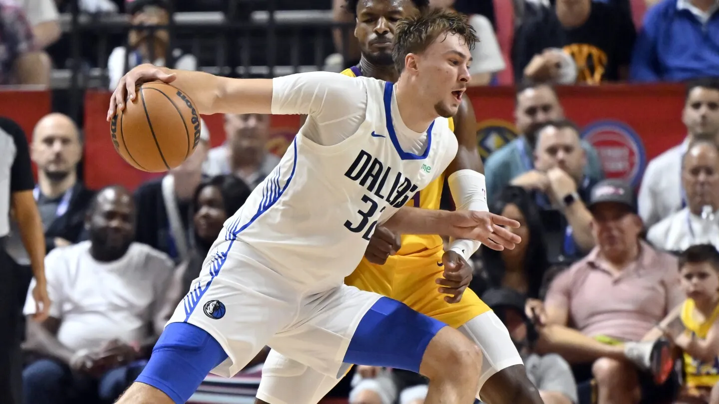 Pemain Pemula Mavericks Cooper Flagg Serius Saat Debut Profesional di Liga Musim Panas NBA