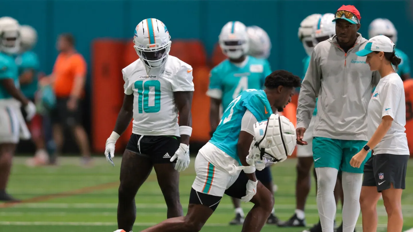 CB Artie Burns Dolphins Diduga Alami Robek ACL