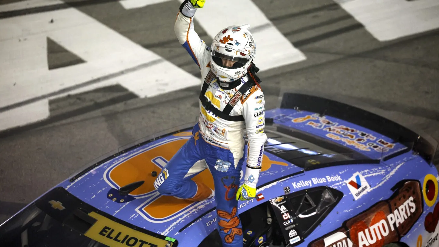 Perayaan Kemenangan Atlanta Chase Elliott Tegas dan Mencerahkan
